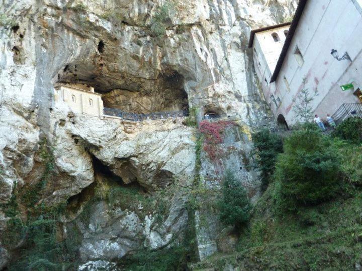 Hotel El Repelao Ковадонга Екстериор снимка